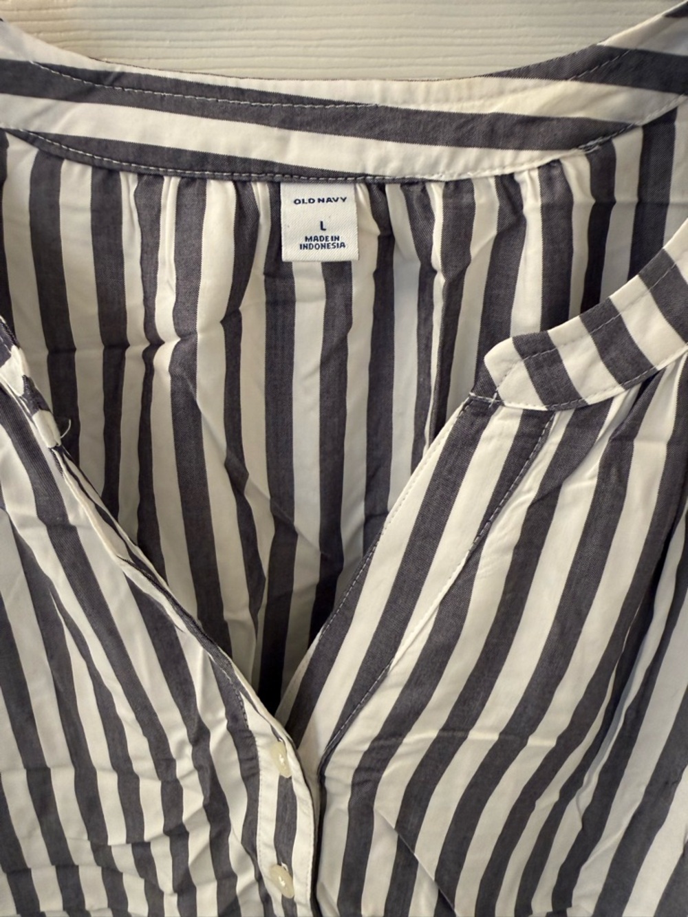 Old Navy Blue and White Vertical Stripe Shirt - Picture 4 of 4